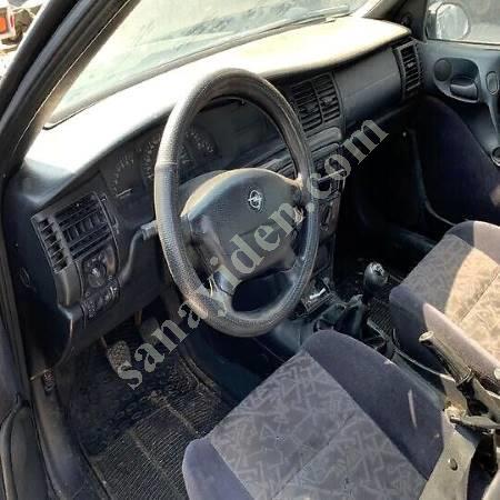 SAMSUN USTAŞ OTOMOTİV HURDA BELGELİ 1998 OPEL VECTRA B, Hasarlı - Hurda Araçlar