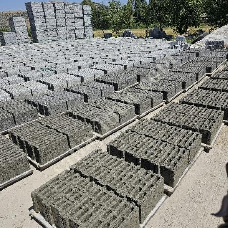 8Lİ BRİKET BİMS MAKİNESİ TAM TAKIM HALİNDE, İş Makineleri